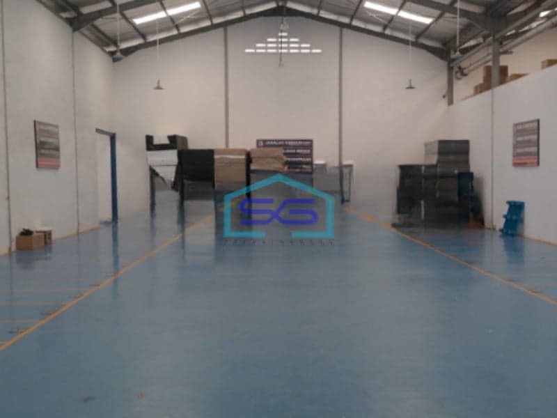 Dijual Gudang Ada Kantor Luas Tanah 2750 m²  Lokasi Bebas Banjir di Jakarta Timur