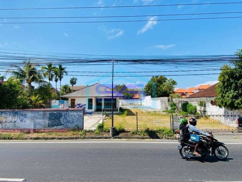 Disewakan Gedung Dengan Tanah Luas di Sanur