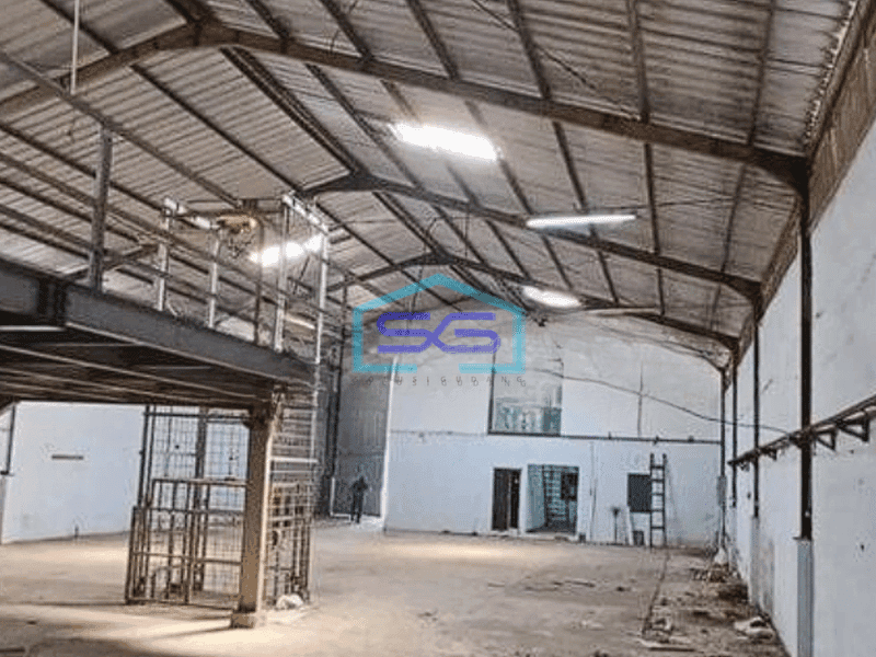Disewakan gudang bagus 800m2 di Cipondoh