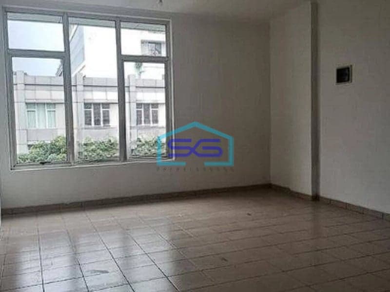 Disewakan cepat Ruko 3 lantai di Alam Sutera Town Center Tangerang LB 200m2