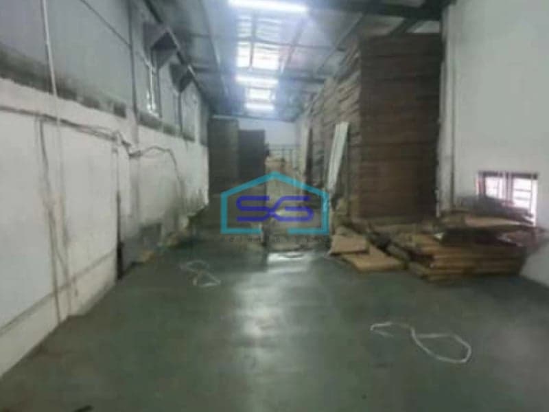 Disewakan Gudang Ada Lift Barang Luas Bangunan  1400 m²  di Cengkareng Jakarta Barat