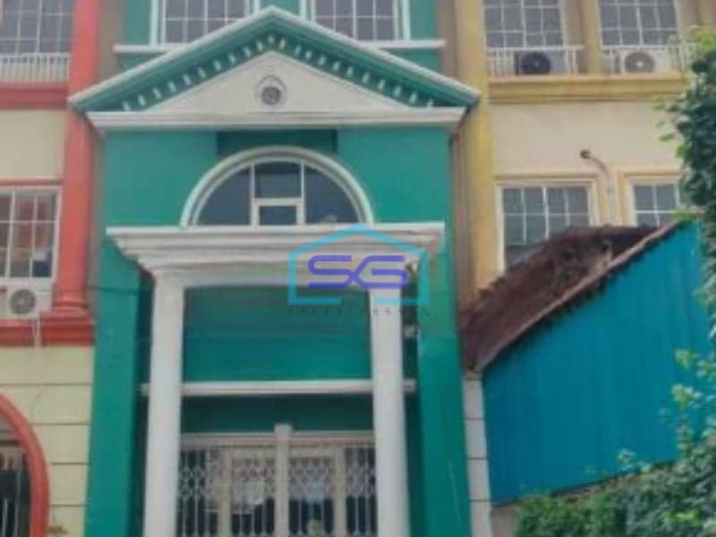 Disewakan Ruko Siap Pakai Boulevard 3 Lantai di Galaxy, Bekasi Luas Bangunan  202 m²