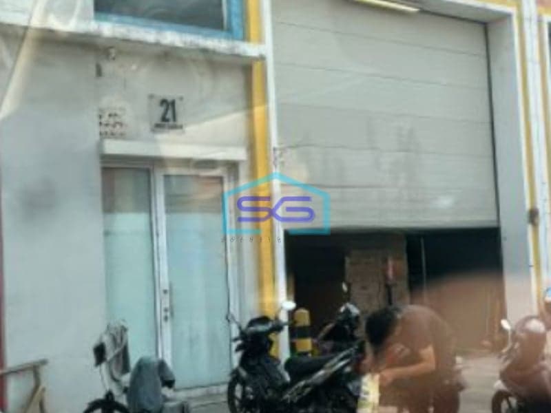 Disewakan Gudang Akses Container 40 Feet Luas Bangunan 230 m²  di Jakarta Timur