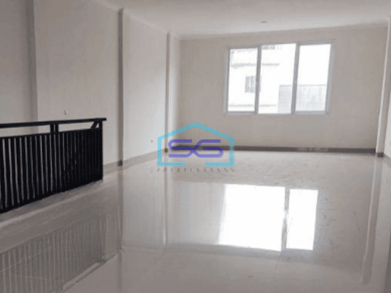 Disewakan Ruko Hadap Jalan Raya Karang Tengah Tangerang Luas Bangunan 870 m²