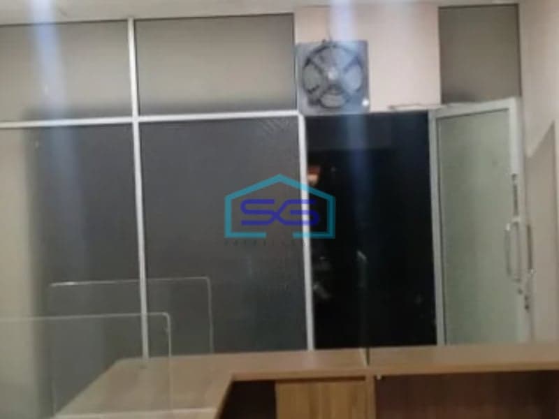 Disewakan Ruko Taman Surya Jakarta Barat Bangunan 3 Lantai LB 216m2