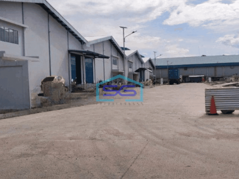 Disewakan Gudang Akses Jalan Besar di Cikupa Tangerang Luas Bangunan  690 m²