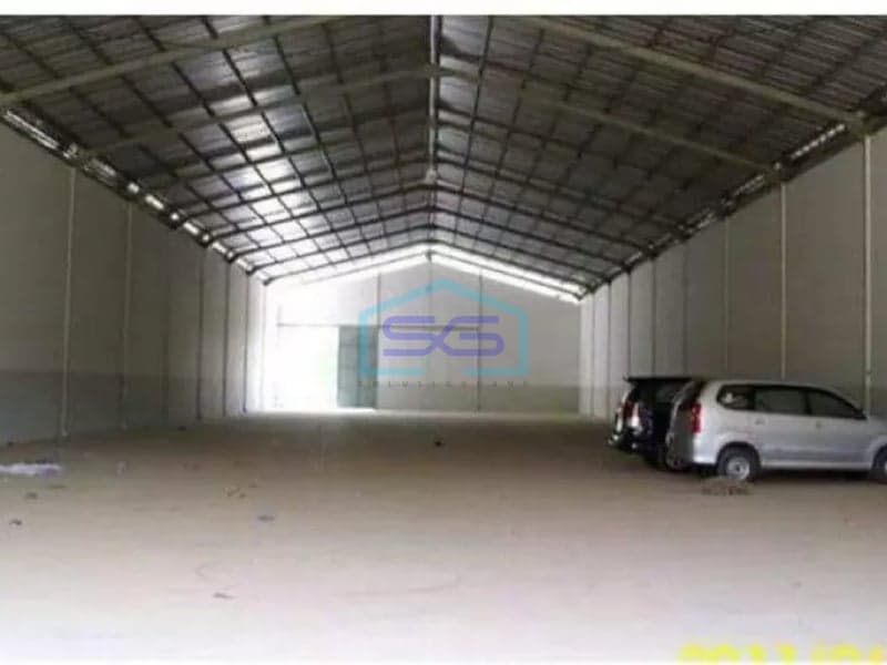 Disewakan gudang di narogong luas 8000m