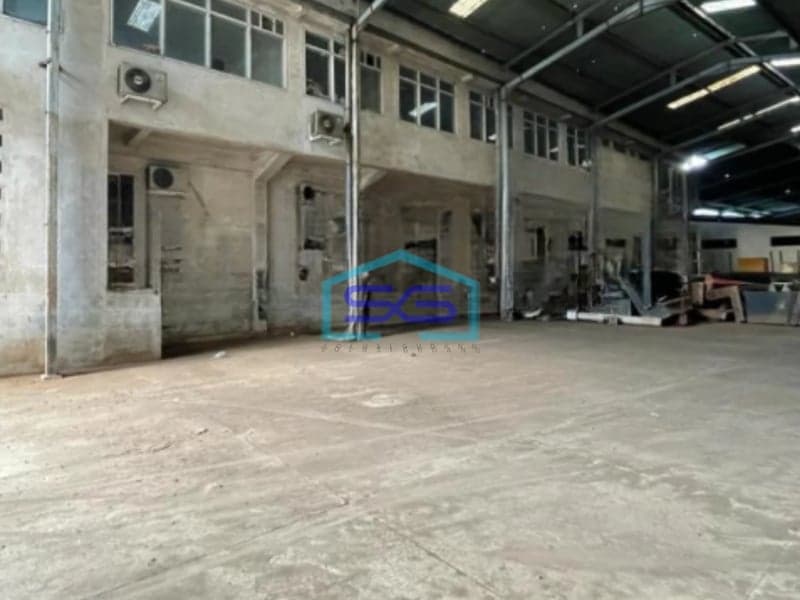 Disewakan Gudang Lokasi Pinggir Jalan Semarang Barat Luas Bangunan 11000 m²