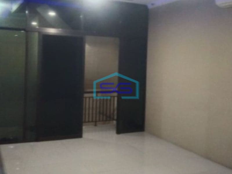 Dijual Ruko Luas Bangunan  176 m² Lokasi Bebas Banjir di Duri Kosambi Jakarta Barat