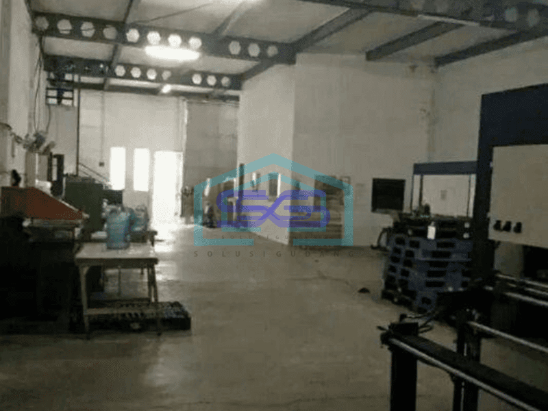 Dijual Gudang Siap Operasional Strategis di Kalideres