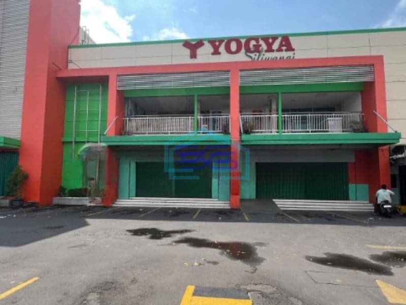 Disewakan Ruang Usaha 3 Lantai Di Jalan Siliwangi Cirebon