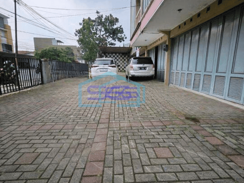 Disewa Ruko Cocok Untuk Usaha Lokasi Strategis Mainroad Holis, Bandung