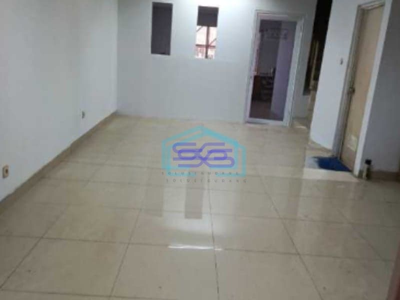 Disewakan Ruko Hadap Jalan Raya Siap Pakai Di Lokasi Sangat Strategis Serpong Utara Tangerang Luas Bangunan  80 m²