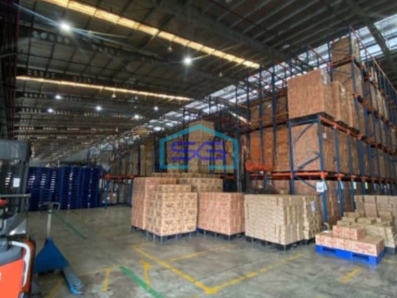 Disewakan Gudang Lokasi Strategis Dalam Kawasan Industri Cikarang Bekasi Loading Dock LB 25000m2