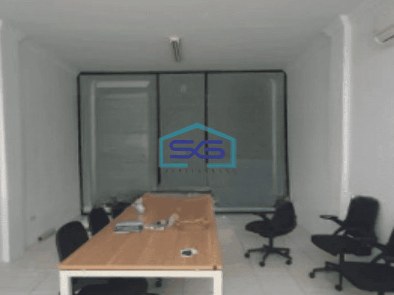 Disewakan Ruko Siap Huni Luas Bangunan 250 m² di Pluit Jakarta Utara