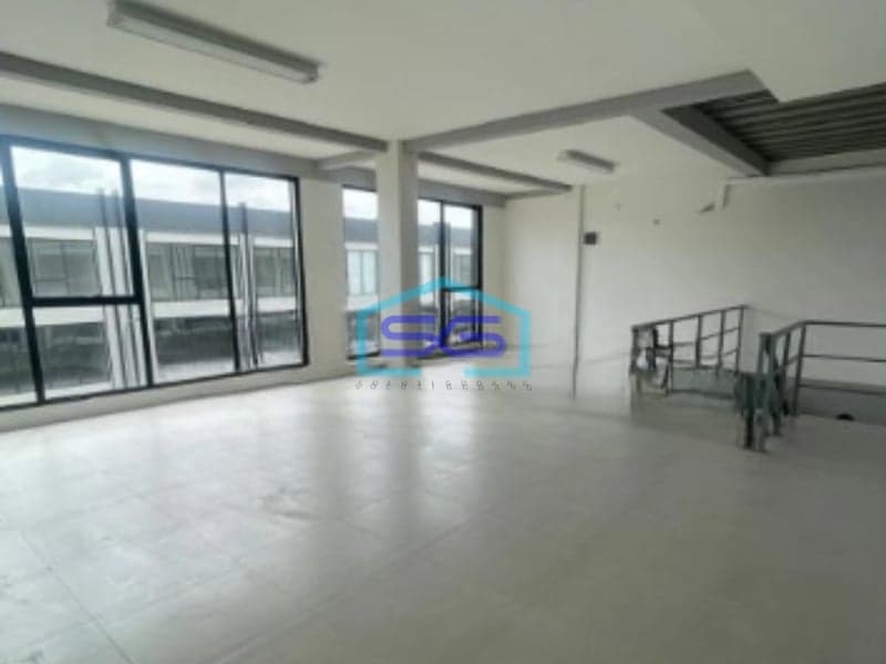 Disewakan Gudang Akses Container Luas Tanah  220 m² Lokasi di Tangerang