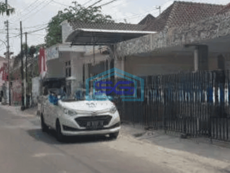 Dijual Gudang  hitung tanah lokasi strategis dekat matahari singosaren solo