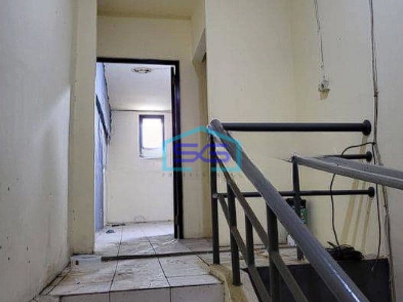 Dijual murah Ruko 3 lantai di Taman Palem Lestari Jakarta Barat LB 125m2