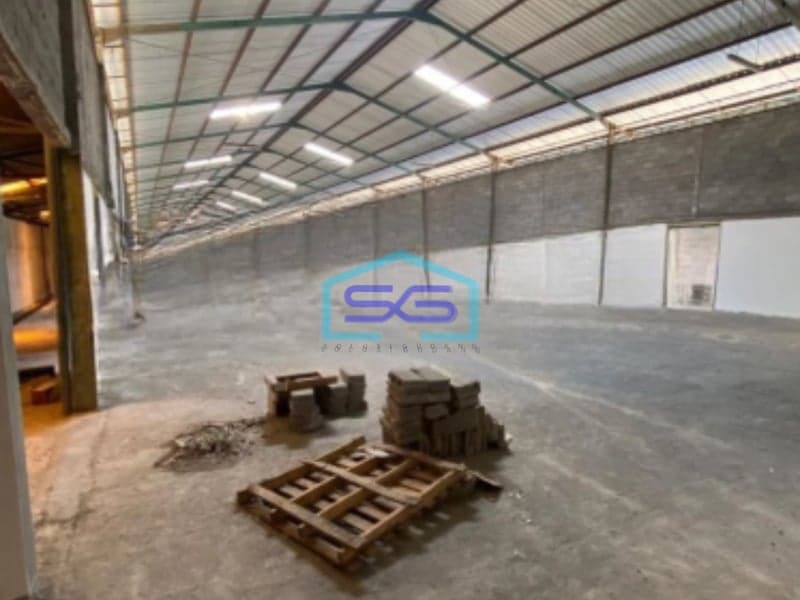 Dijual Gudang Luas Tanah 2140 m² Lokasi Strategis di Ngaliyan Semarang