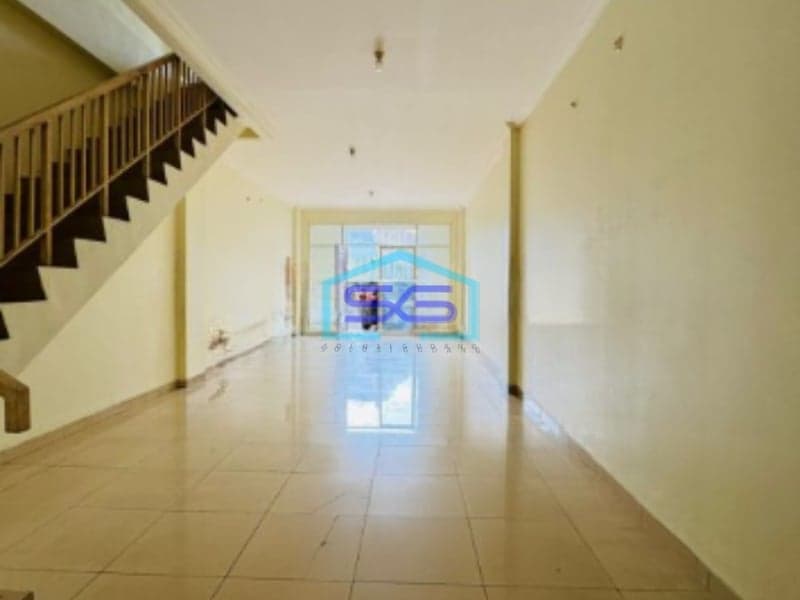 Disewakan Ruko Sentra Niaga Jakarta Barat LB 250m2 Bangunan 3,5 Lantai Siap Huni