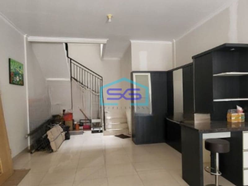 Dijual Ruko Lokasi Strategis Siap Huni di Jakarta Barat Luas Tanah 100 m²