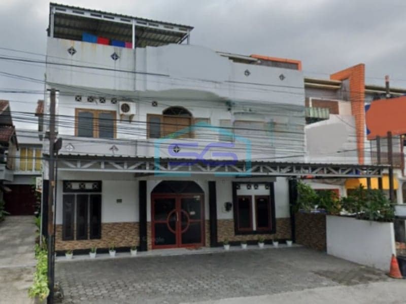 Spacious Shophouse for Rent, Suitable for Office in Sariharjo Ngaglik Sleman Yogyakarta, Building Area 260m2