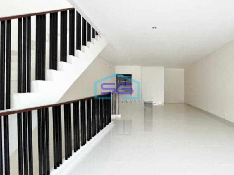Disewakan Ruko 3 Lantai Luas Tanah  120 m² Lokasi Gading Serpong Tangerang