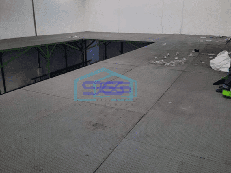 Dijual Gudang split level di Tegal Alur