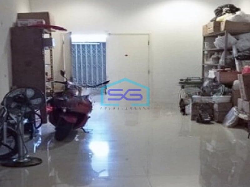 Dijual Ruko Semi Furnished Jalan Lebar di Green Ville Jakarta Barat LB 240m2