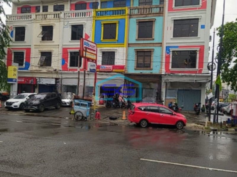 Disewakan Ruko Strategis Dekat Stasiun Kereta Api Tebet Jakarta Selatan LB 260m2