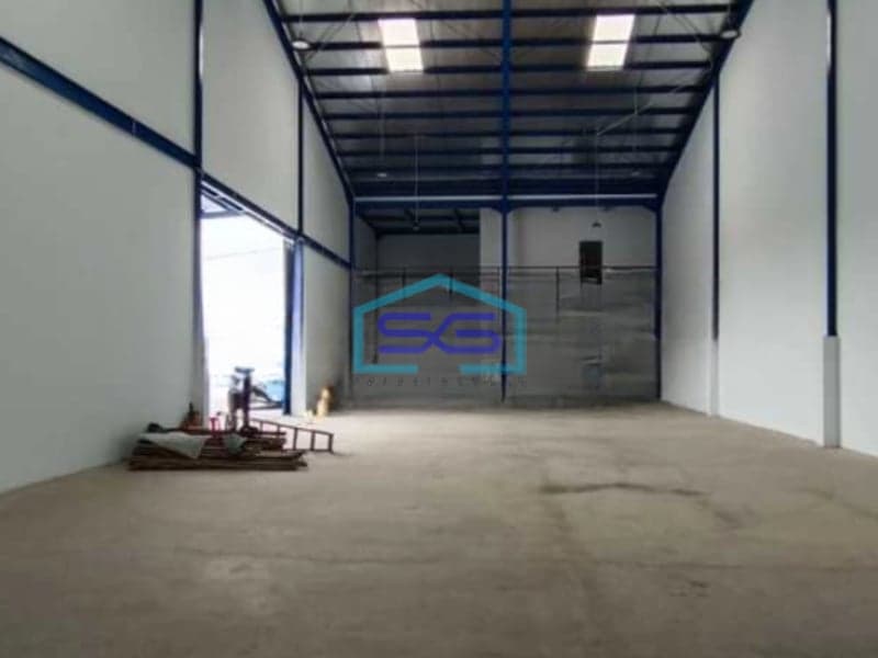 Dijual Gudang Luas Tanah  915 m² Lokasi di Kapuk Kamal Jakarta Barat