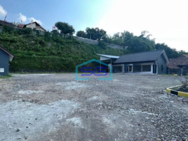 Dijual Tanah Strategis Pinggir Jalan Raya Sudah Ada Bangunan Kantor Cocok Untuk Berbagai Usaha Semarang Barat LT 2302m2