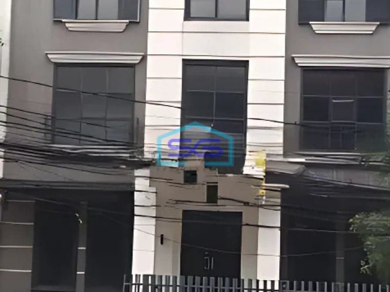 Disewakan Gedung 3 Lantai LB 1300m2 di Jakarta Selatan