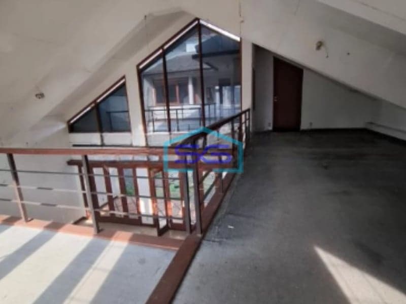 Disewakan Ruang Usaha Cocok untuk Kantor di Ciumbuleuit Bandung LB 200m2