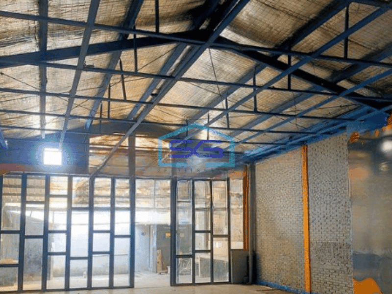 Disewakan  Ruko Lokasi Strategis di Jalan Utama Nusukan Solo Luas Bangunan 170 m²