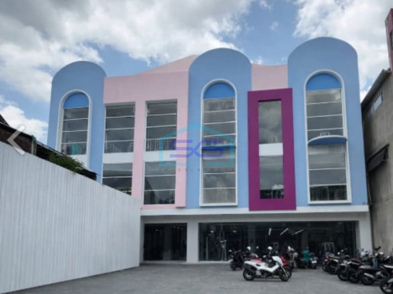 Dijual Gedung Untuk Usaha atau Kantor di Bantul Yogyakarta LB 2000m2