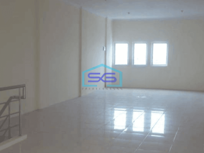 Disewakan Ruko Lokasi Pinggir Jalan Luas Bangunan  425 m² di Tubagus Angke Jakarta Barat