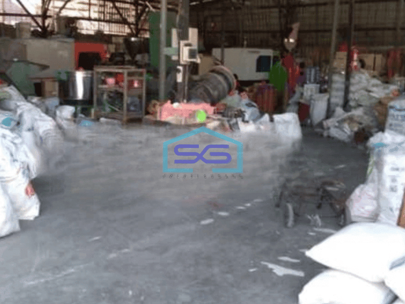 Dijual Ruang Usaha Luas Bangunan 877 m2 Lokasi Kalideres Jakarta Barat