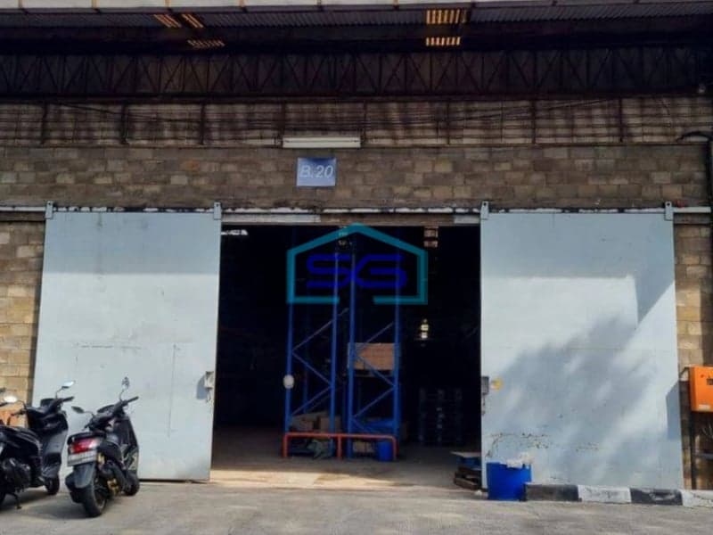 Disewakan Gudang Murah Strategis Rapih Pinggir Jalan LB 672m2 Cakung Jakarta Timur