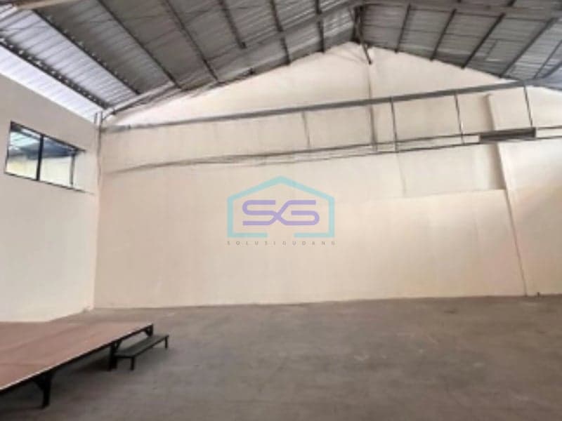 Disewakan Gudang Luas Bangunan 400 m² Lokasi Bebas Banjir di Depok