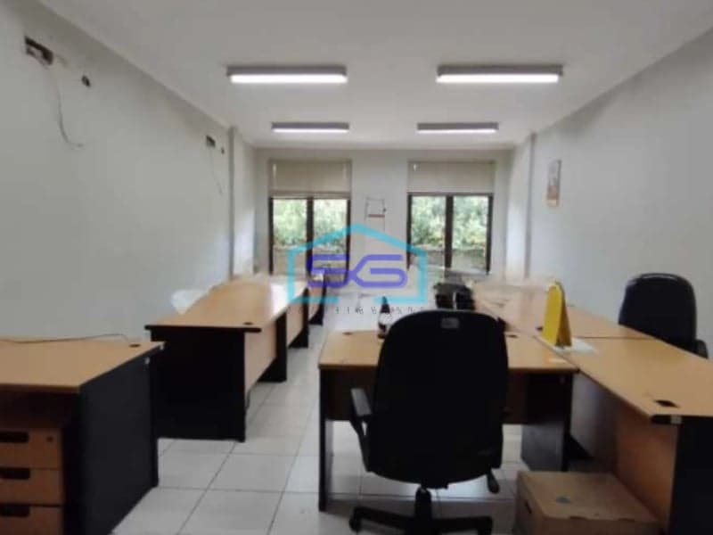 Disewakan Ruko 3.5 Lantai Gatot Subroto Kota Bandung Luas Bangunan  455 m²