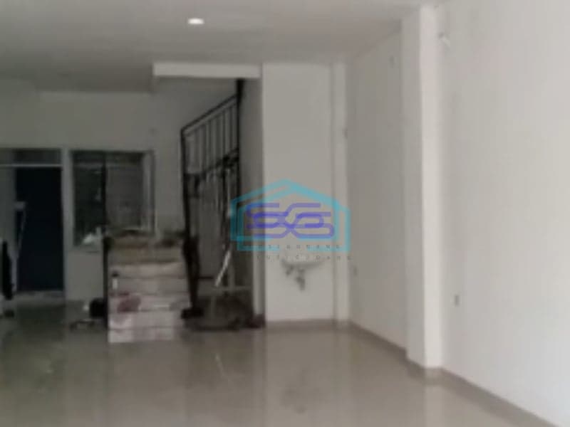 Disewakan Ruko 3 Lantai Luas Tanah  120 m² Lokasi di Kelapa Gading Jakarta Utara