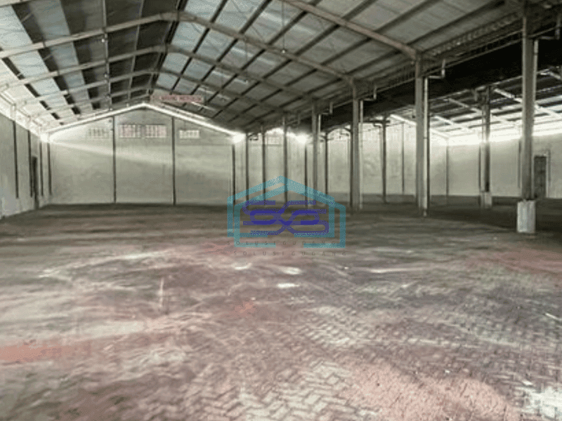 Dijual Gudang Margomulyo Area Bebas Banjir dekat Pintu Keluar Milik Keluarga Luas Bangunan 2640 m²