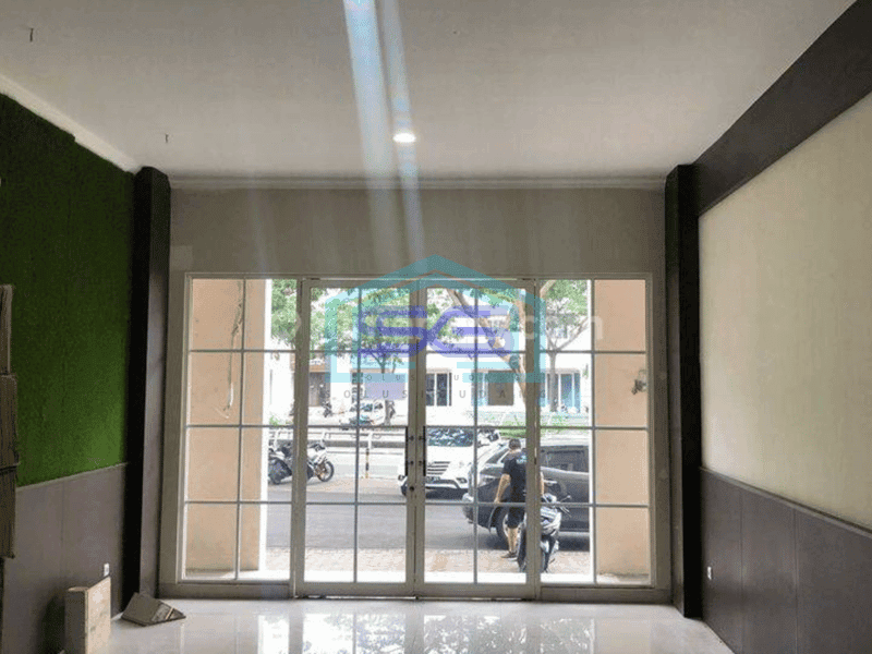 Dijual Ruko Hadap Jalan Green Lake City HGB Bagus