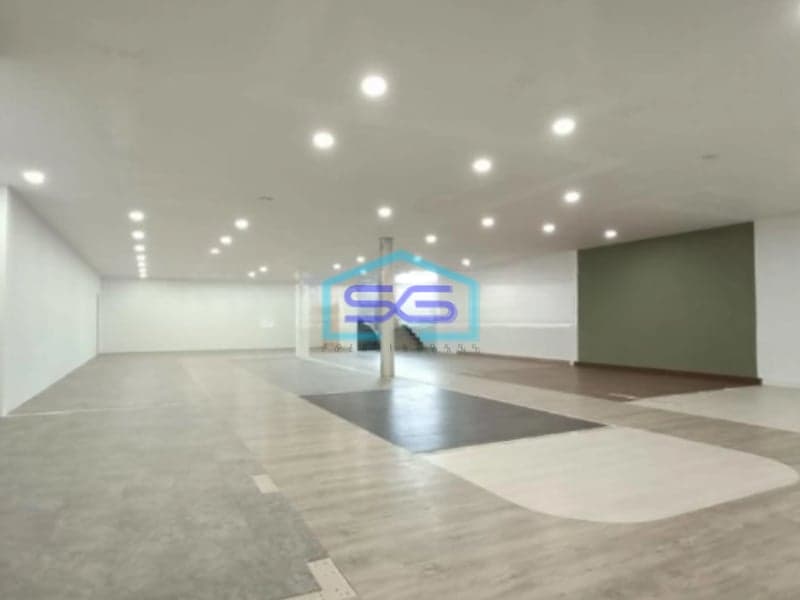 Disewakan Ruang Usaha 3 Lantai dan Luas di Mainroad Pasir Kaliki Bandung LB 2000m2