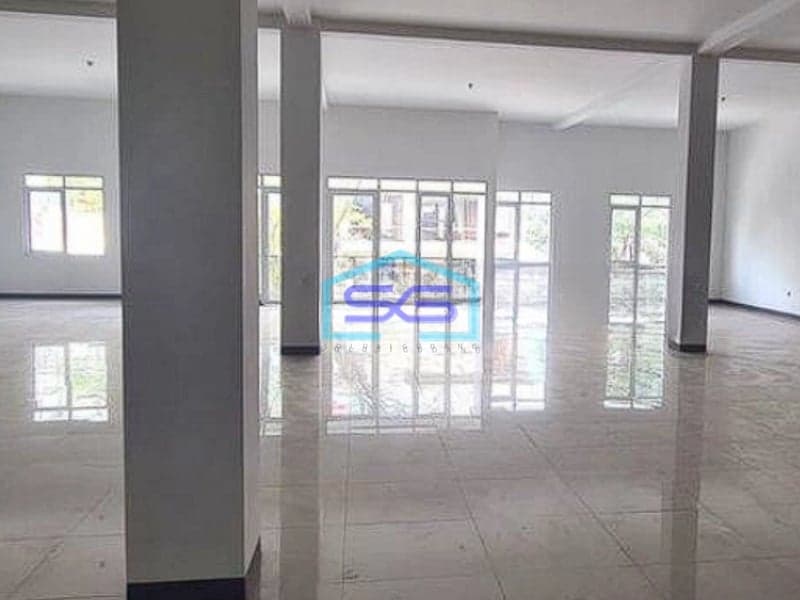 Disewakan Ruko Baru Area Strategis Jln. Naripan Kota Bandung LB 750m2