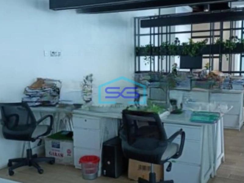 Disewakan Kantor Luas Bangunan 175 m² Lokasi Strategis di Tanjung Duren Jakarta Barat