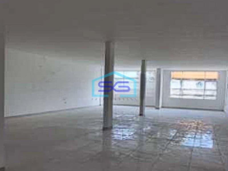 Disewakan Ruko Gandeng Parkiran Luas Jalan Utama Dalung Bali Luas 400m2