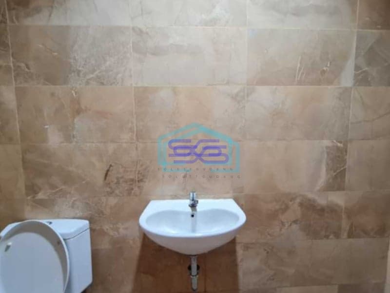 Disewakan Ruko Luas Tanah 100 m² Lokasi di Muara Karang Jakarta Utara