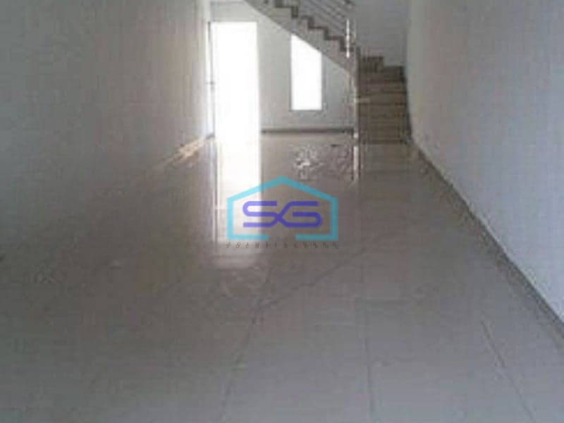 Disewakan Ruko 2 Lantai Bagus Strategis Pusat Kota Buah Batu Bandung LB 306m2